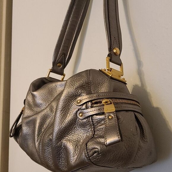 B mawkoski metallic  - Picture 2 of 11